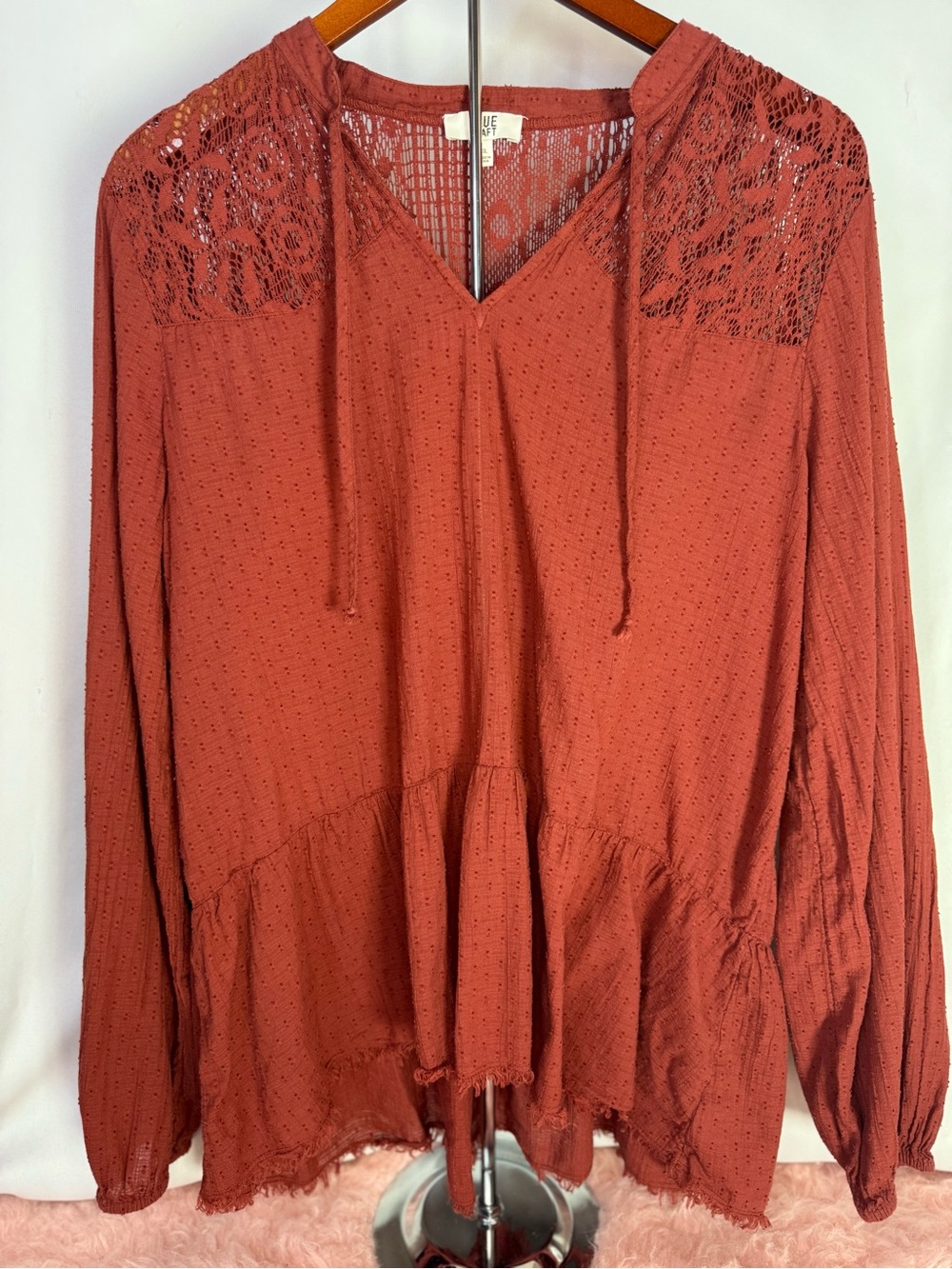 True Craft Rust Lace-Yoke V-Neck Peplum Tunic